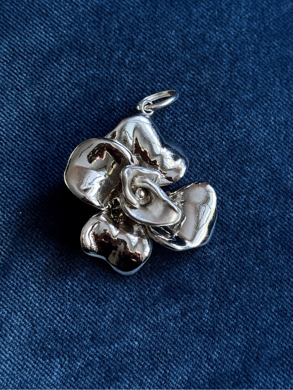 Vintage 925 Sterling Silver flower Polished pendant